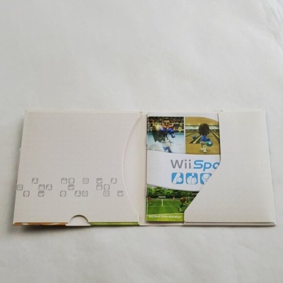 Wii Sports - Nintendo Wii Game - NO DISC - Case Only and Booklet! - Picture 2 of 3